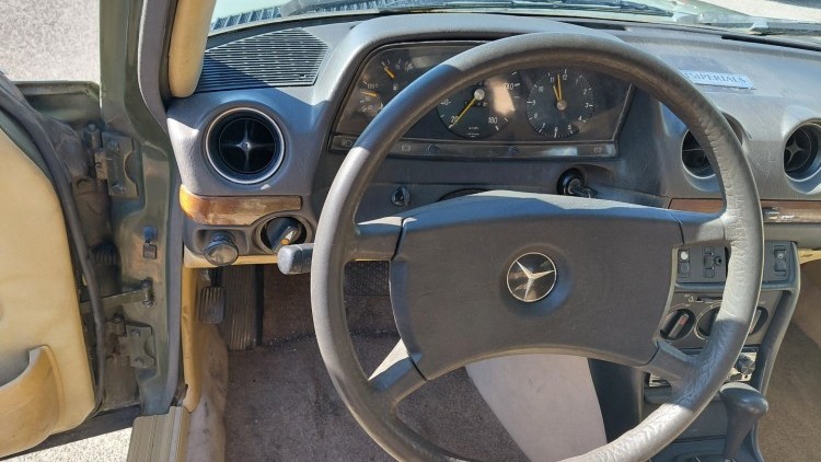 Mercedes-Benz 240 TD W123