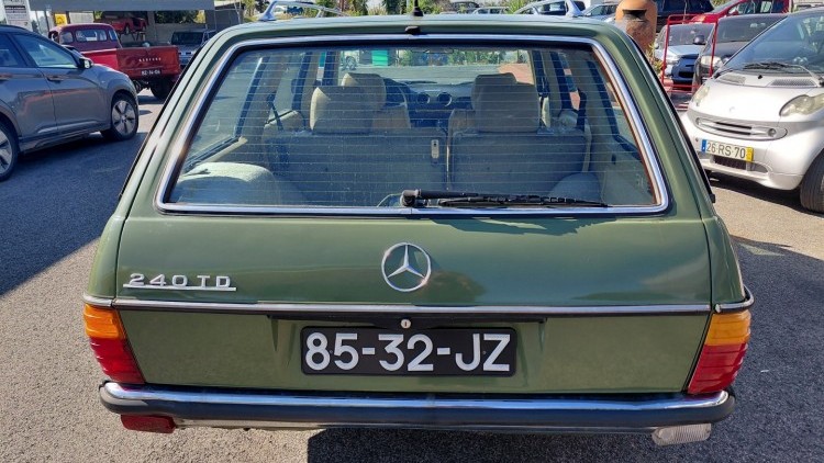 Mercedes-Benz 240 TD W123