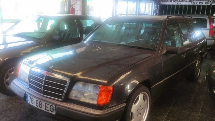 Mercedes-Benz 300 TD TURBO