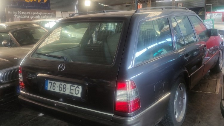 Mercedes-Benz 300 TD TURBO