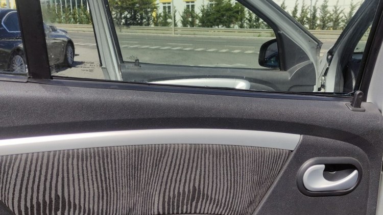 Dacia Sandero 1.2 LAUREATE