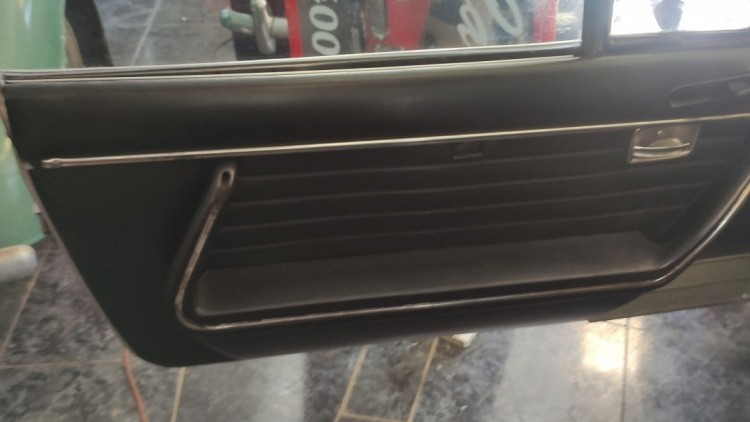 Peugeot 504 coupe 2.0