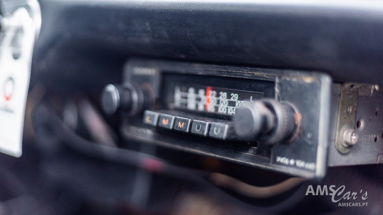Austin Mini Super De Luxe Saloon