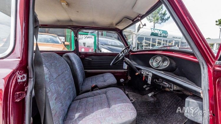 Austin Mini Super De Luxe Saloon