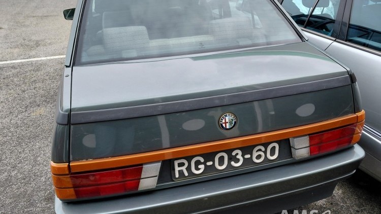 Alfa Romeo 75 1.6