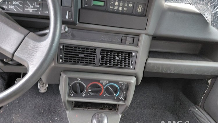 Alfa Romeo 75 1.6