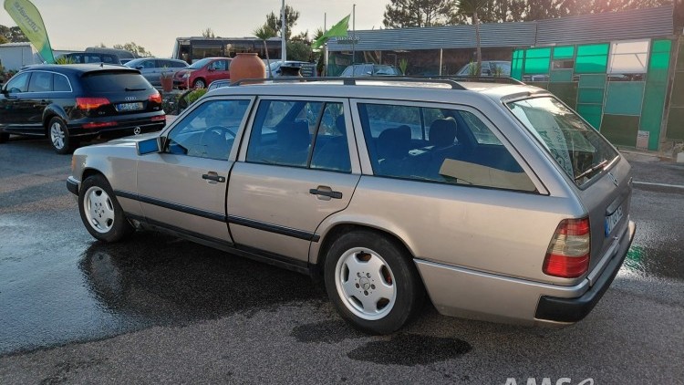 Mercedes-Benz 250 TD