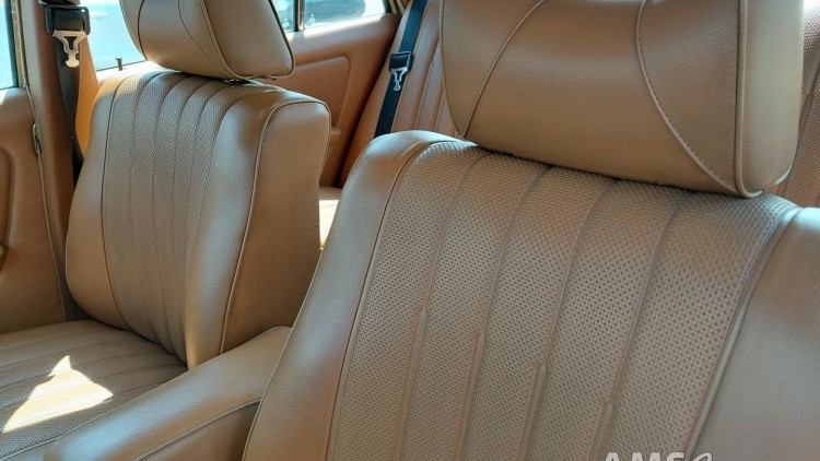 Mercedes-Benz 240 D C/ AC vers&atilde;o americana
