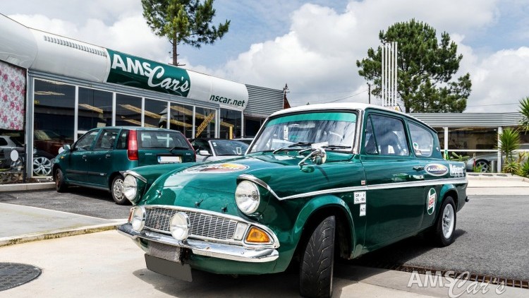 Ford Anglia DE LUXE