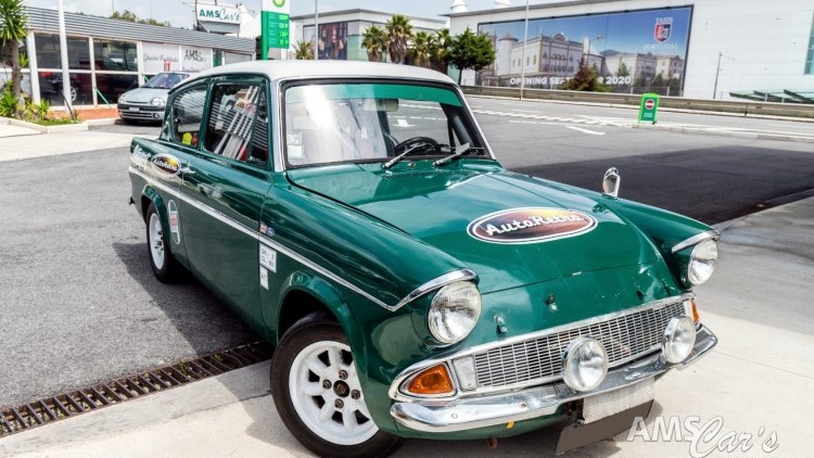 Ford Anglia DE LUXE