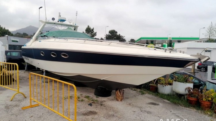 Sunseeker Tomahawk 37 p&eacute;s